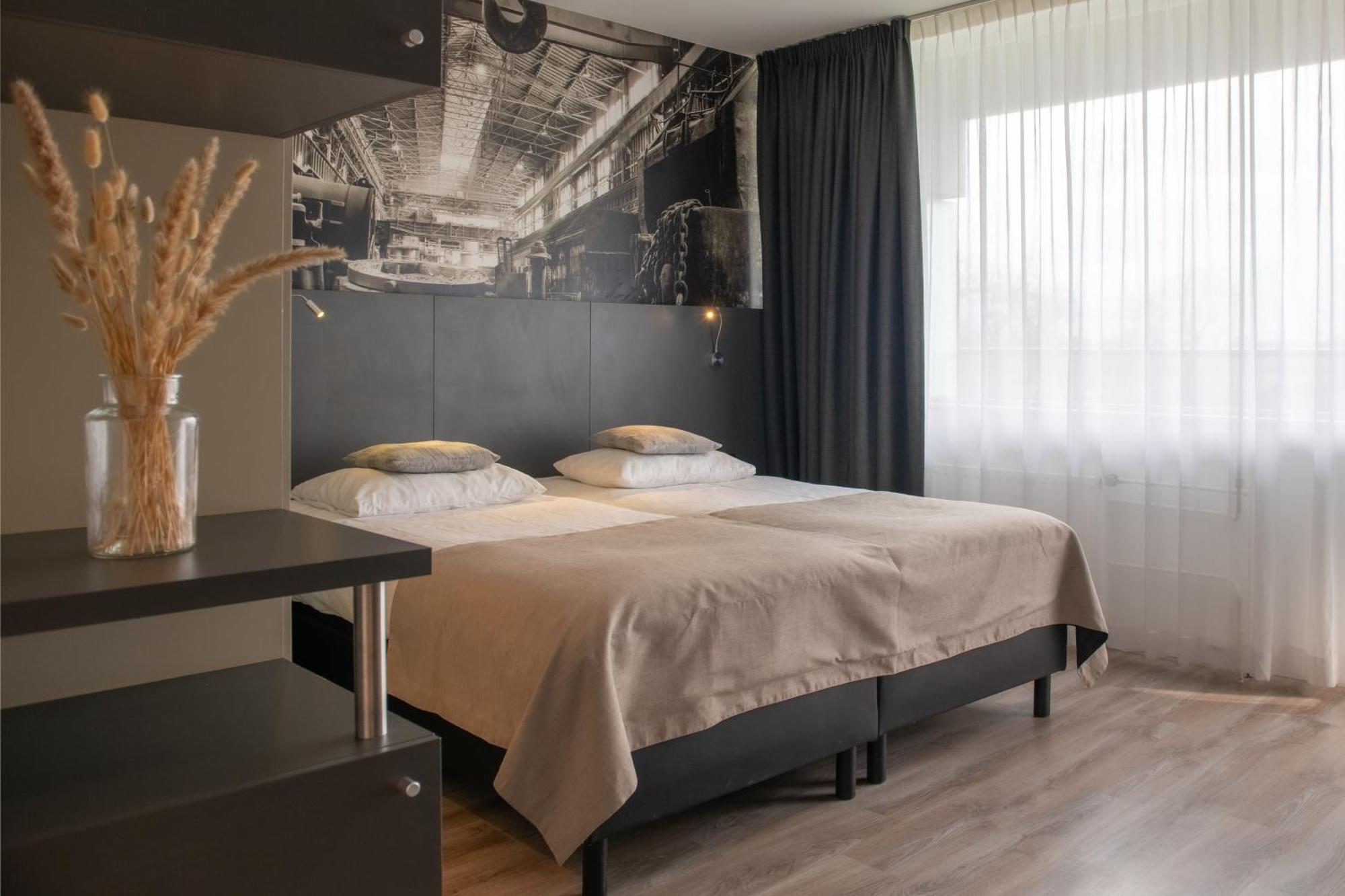 City Hotel Тернеузен Экстерьер фото