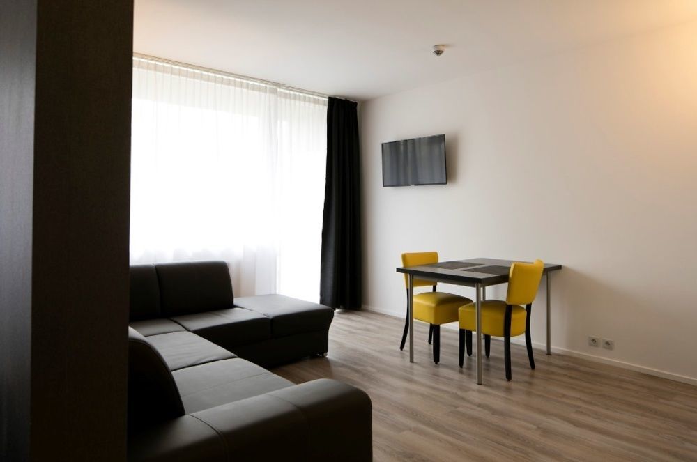 City Hotel Тернеузен Экстерьер фото
