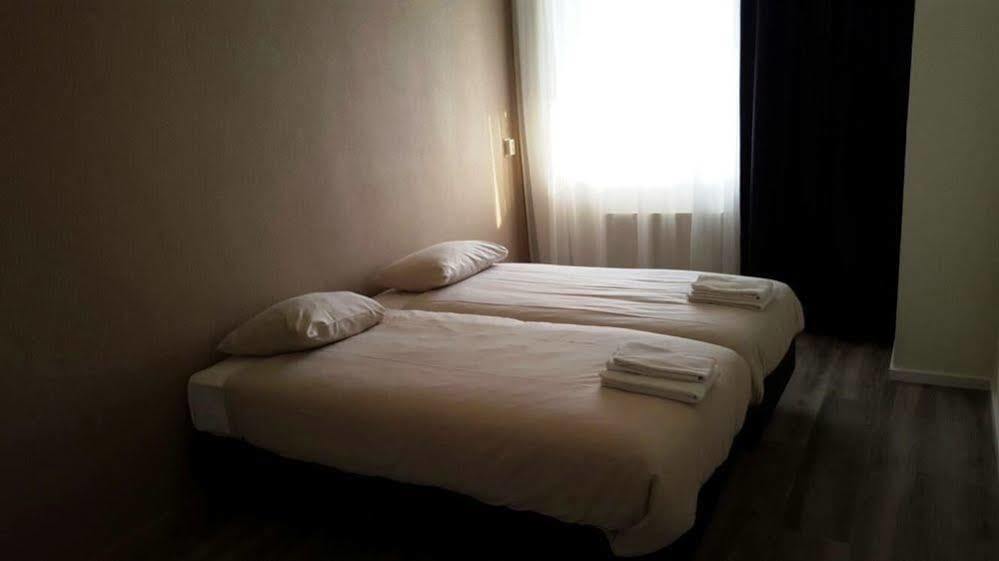 City Hotel Тернеузен Экстерьер фото